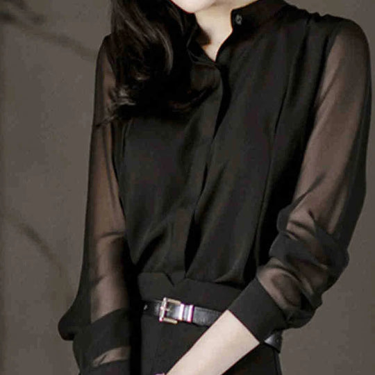Bluse mit asymmetrischem Ausschnitt und Netzärmeln