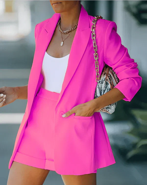 Set aus Blazer und Shorts