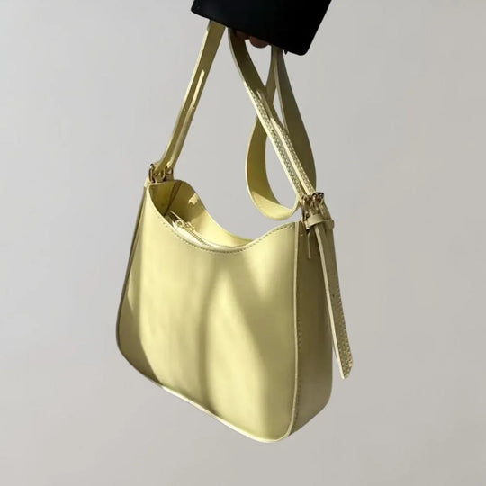 Schlichte und elegante Crossbody-Tasche im minimalistischen Design | Vegan