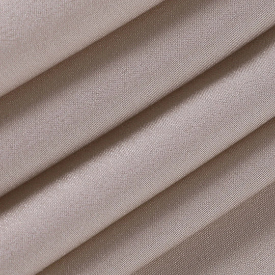 Festkleid mit Ausschnitt