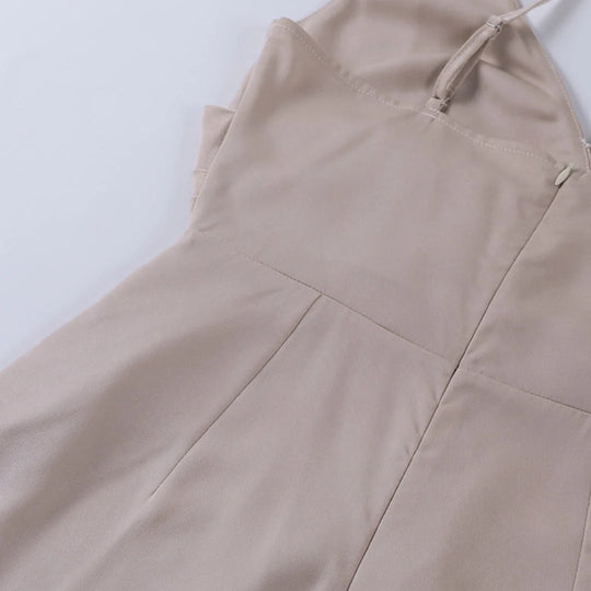 Festkleid mit Ausschnitt