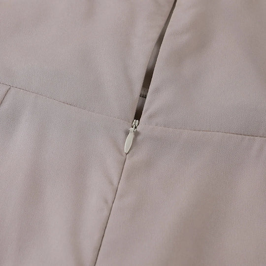Festkleid mit Ausschnitt
