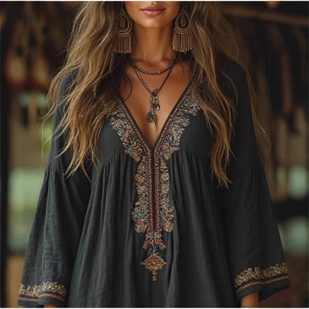Damen Strandkleid mit kunstvoller Stickerei und weiten Ärmeln