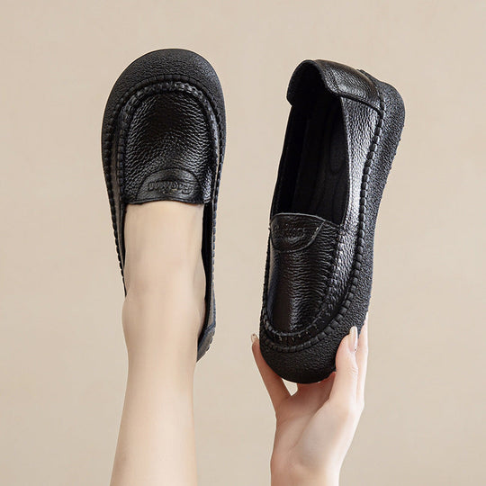 Schuhe mit weicher Sohle aus 100 % echtem Rindsleder.