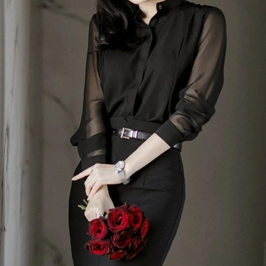Bluse mit asymmetrischem Ausschnitt und Netzärmeln