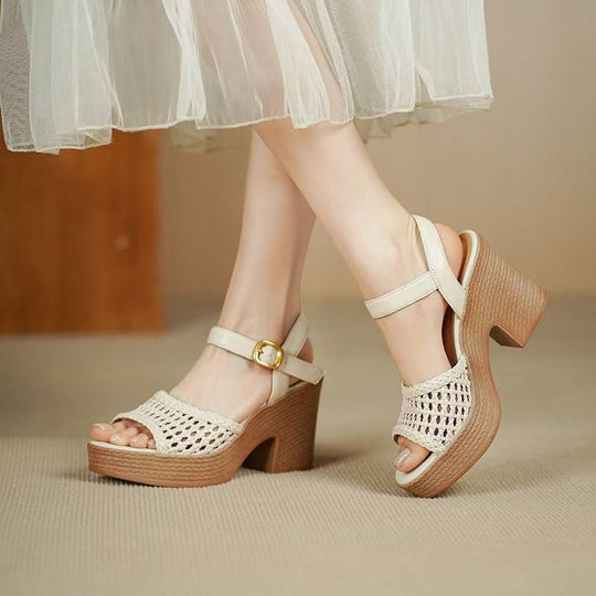 Sandalias de tacón alto con tejido y estilo retro