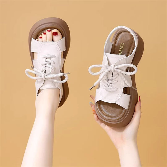 Sandalias gladiador – piel suave, plataforma, realza altura