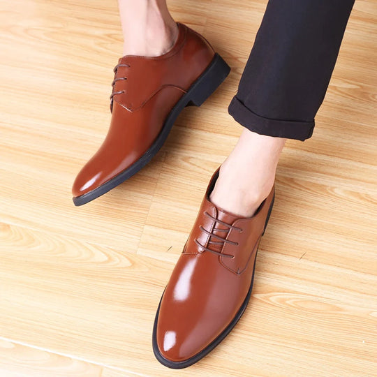 Herren polierte klassische Anzugschuhe mit ergonomischem Design