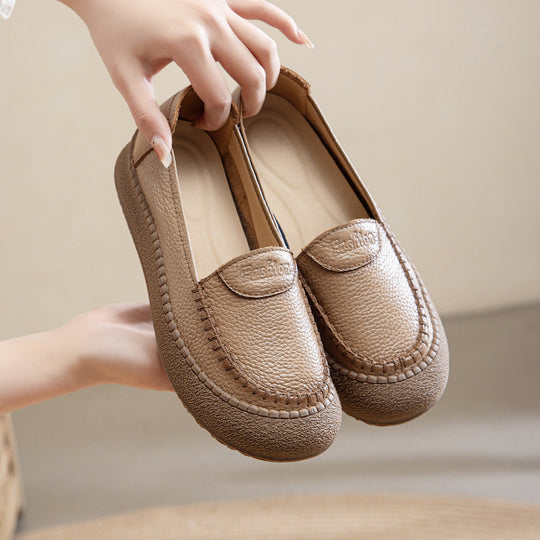 Schuhe mit weicher Sohle aus 100 % echtem Rindsleder.