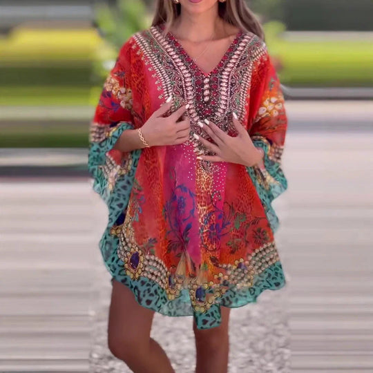 Damen Strandkleid Im Farbenfrohen Boho-Stil mit Verspieltem Design und Tiefem V-Ausschnitt