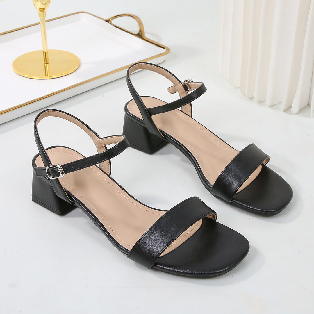 Sandalias de una tira de diseño sencillo