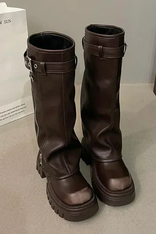 Kniehohe Plateaustiefel