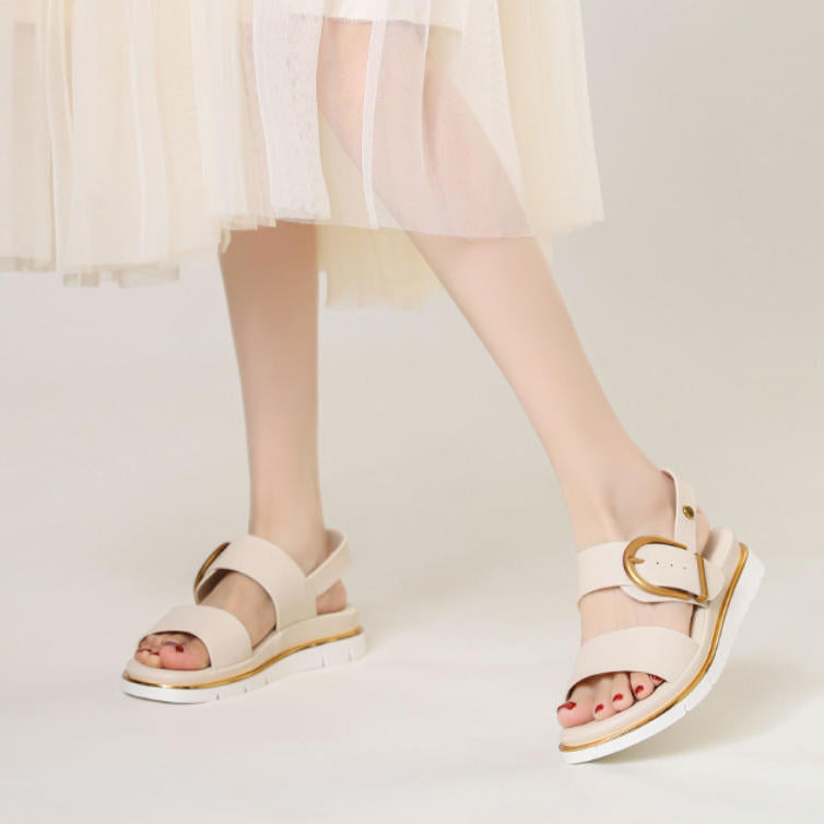 Sandalias de moda con una tira