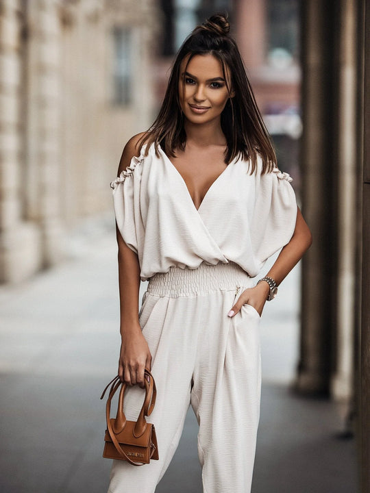 Weißer Jumpsuit mit offenen Schultern